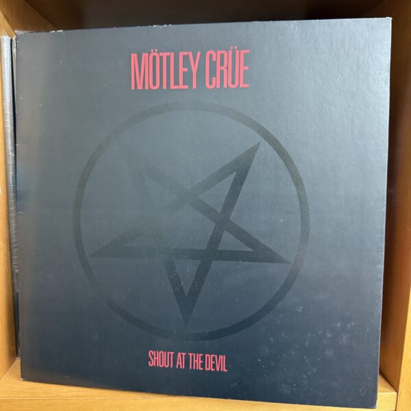 Motley Crue / shout at the devil